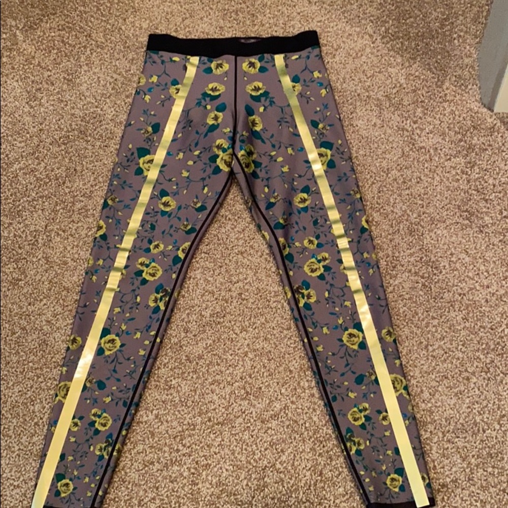 NWOT ULTRACOR SoulCycle Leggings. SzMD Re-Posh